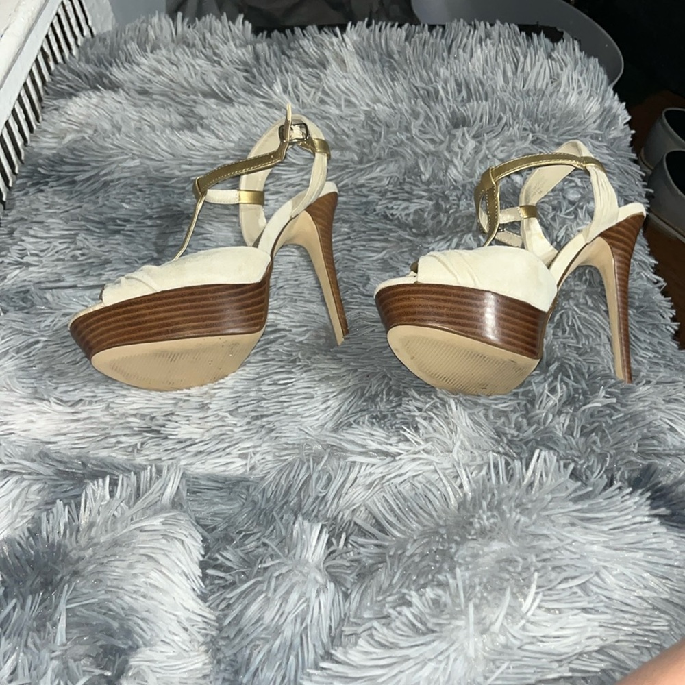Also shoes - Picture 2 of 10